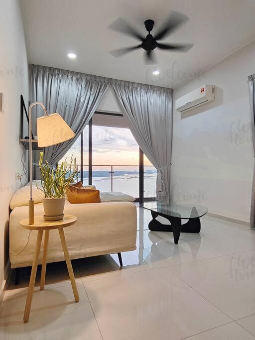 Amberside, Country Garden Danga Bay By Welcome Apartment *